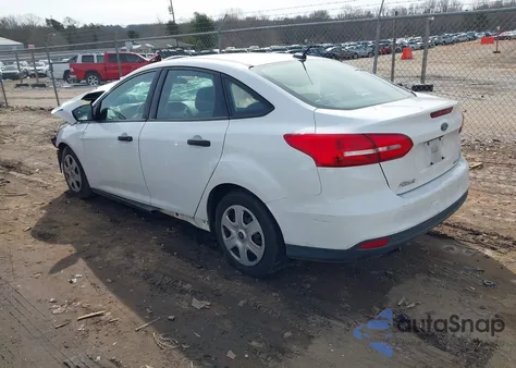 2016 Ford Focus S z USA, uszkodzony, nr VIN 1FADP3E24GL381519